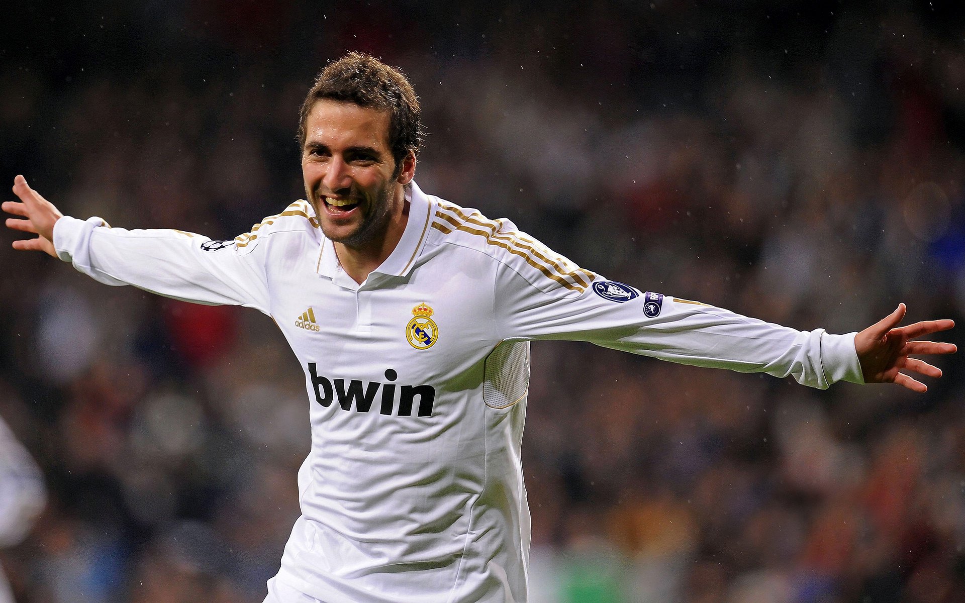 kaiyun.com-中超：青岛海牛主场力克武汉三镇 掌握保级主动权，中乙青岛海牛